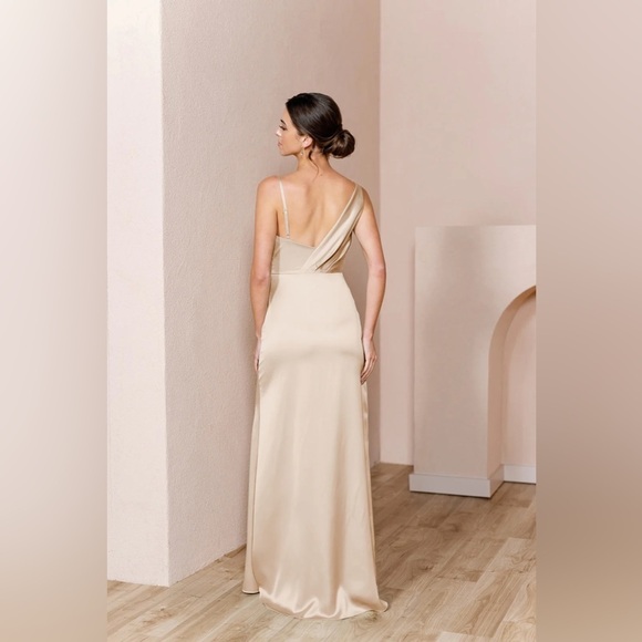 Revelry Maxine Champagne Formal Dress Size 14 - Picture 3 of 15